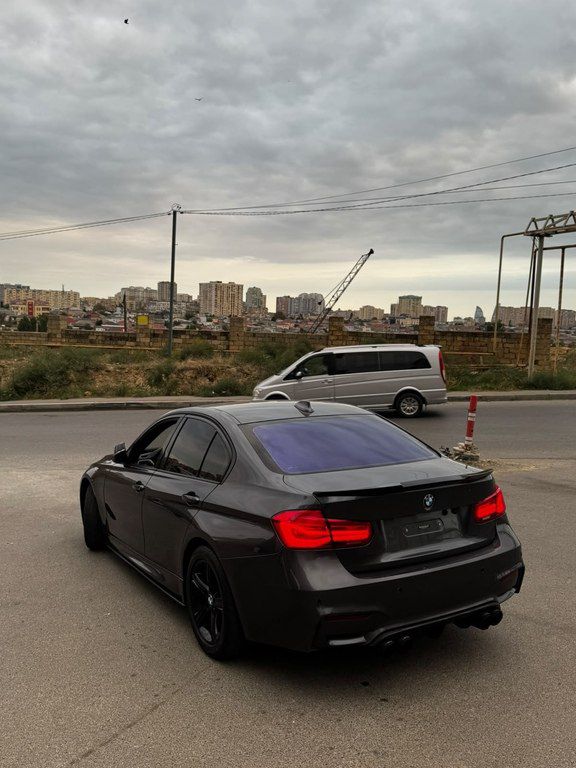 BMW 320, 2.0 L, 2015 il, 288 000 km — Avtomobillər, Bakı (3)