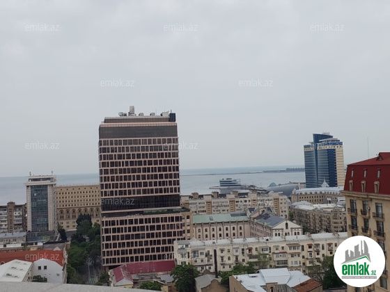 Satılır 4 otaqlı 180 m² yeni tikili 28 May m — Mənzil (2)