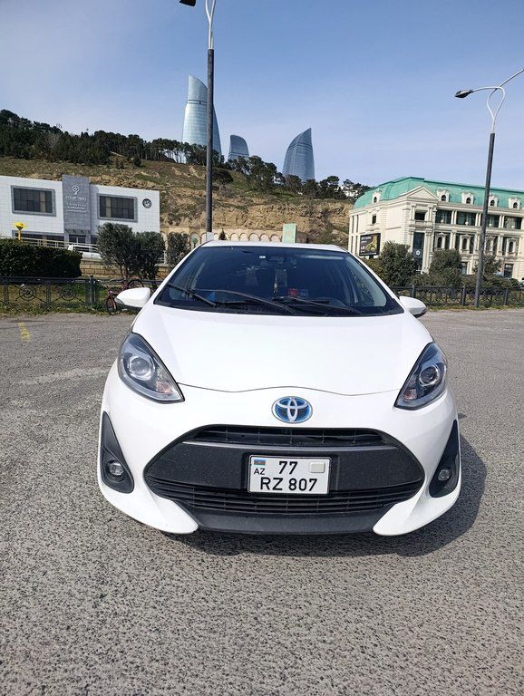 Toyota Aqua, 1.5 L, 0.87 kWh, 2018 il, 192 640 km 77-RZ-807 — Avtomobillər, Bakı