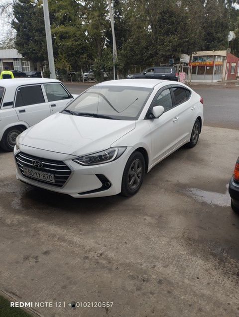 Hyundai Avante, 1.6 L, 2016 il, 160 000 km — Salyan
