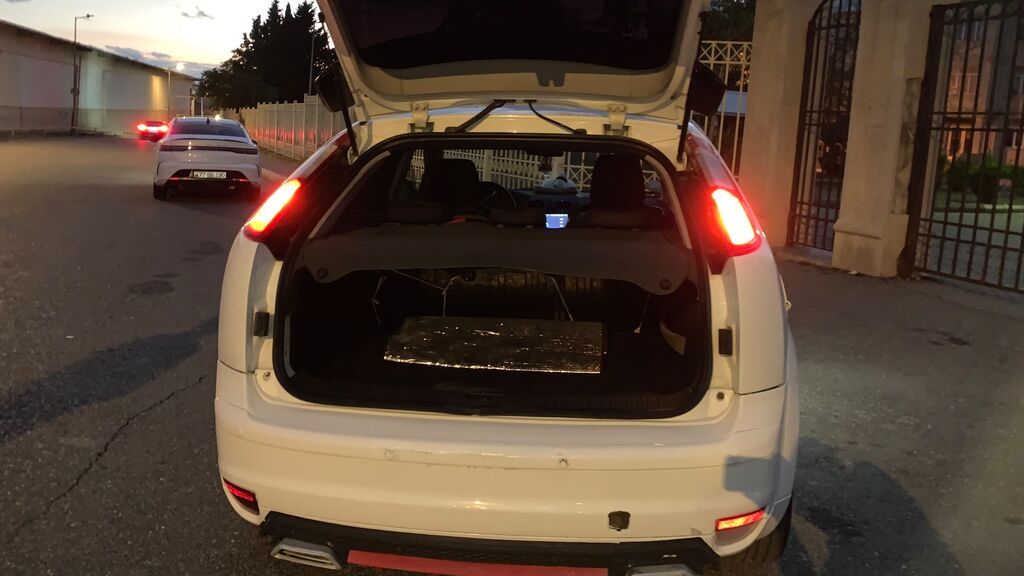Ford Focus: 1.6 l 2006 il 397593 km Hetçbek 90-SS-694 — Avtomobillər, Bakı (5)