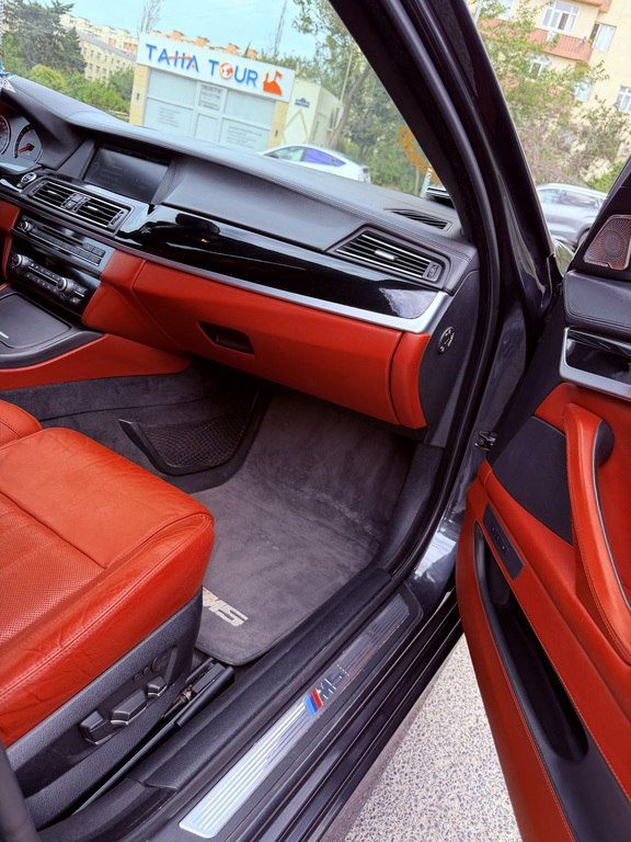 BMW M5, 4.4 L, 2013 il, 150 000 km — Avtomobillər, Bakı (11)