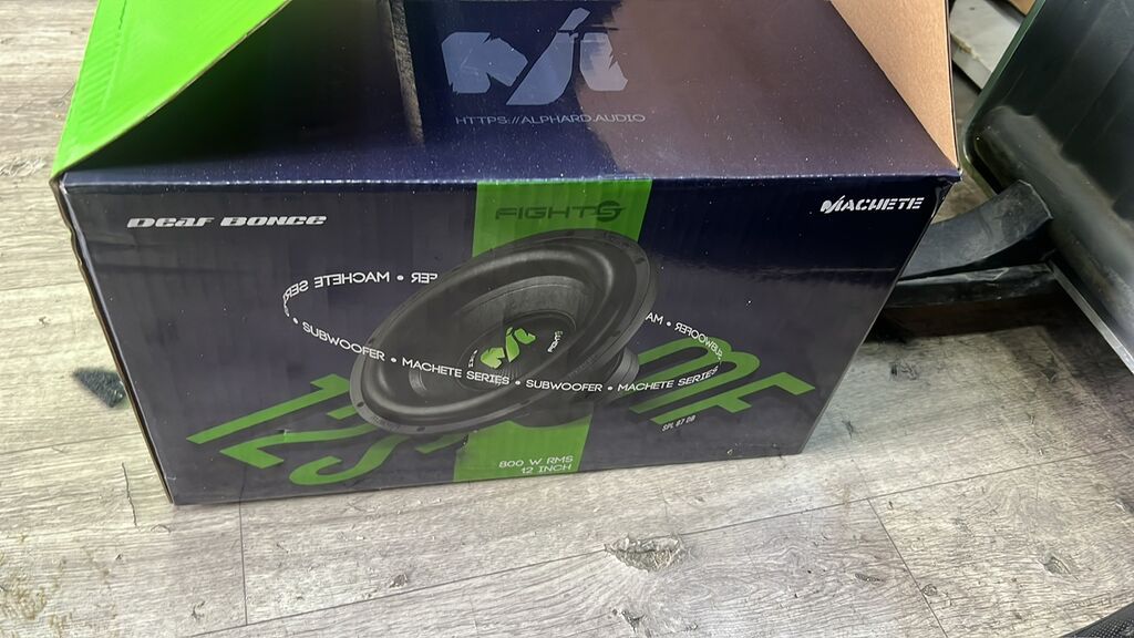 Salam qardaşlar. 1 ədəd Maçeta basavik 800rms.(Qutuyla) 4 ədəd 20lik — Avtomobil akustikası, Bakı (3)