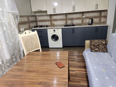 Xirdalanda cume mescidi terefde xanım otaq isliyen olsun yas heddi 30 — Xırdalan