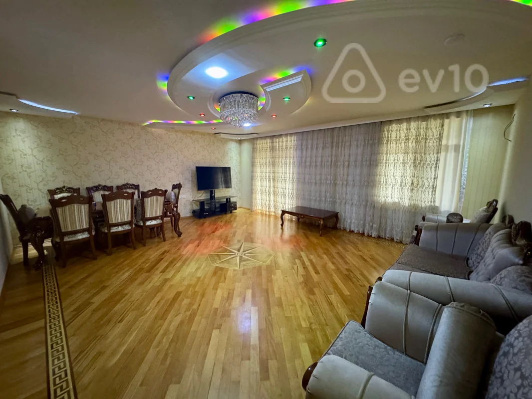 3 otaqlı mənzil, 80 m², Naxçıvanski küç — kirayə — Bakı