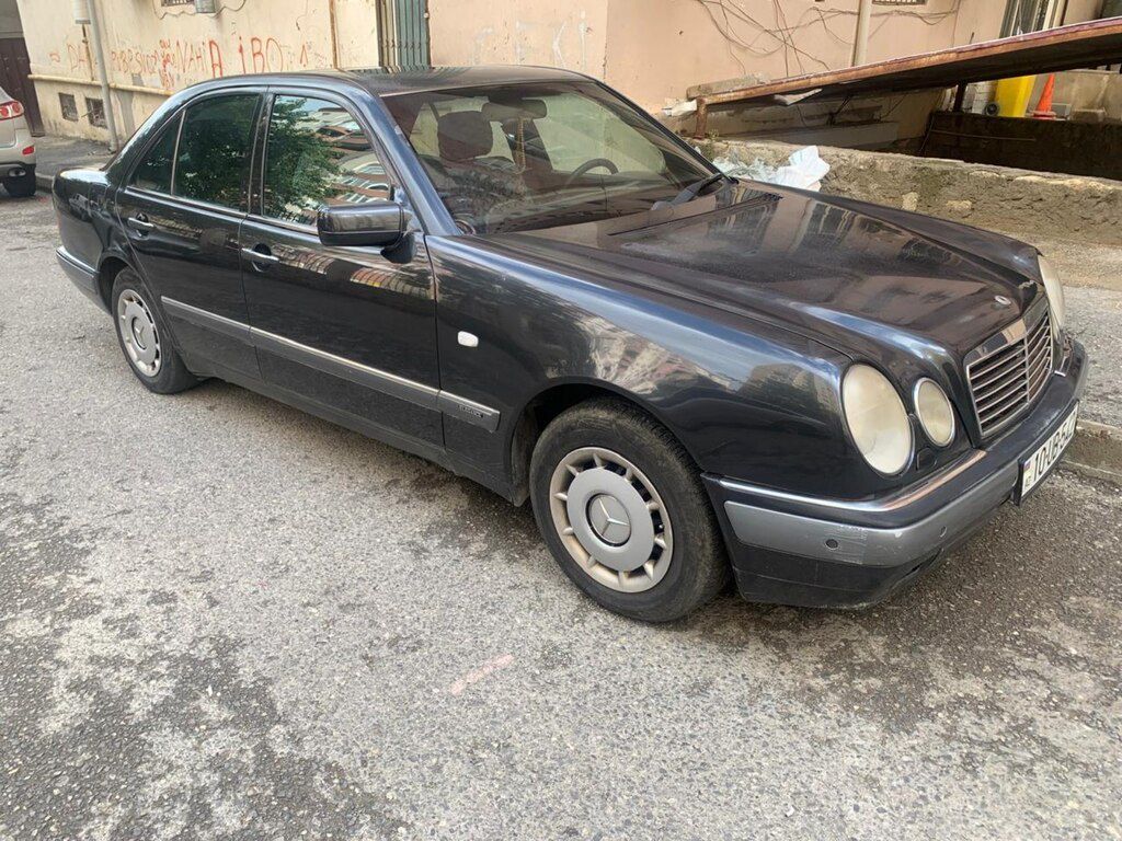 Mercedes E 230, 2.3 L, 1996 il, 300 000 km 10-UB-542 — Avtomobillər, Bakı (2)