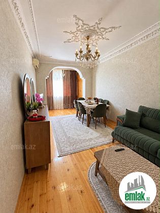 Satılır 4 otaqlı 110 m² köhnə tikili 2 mkr