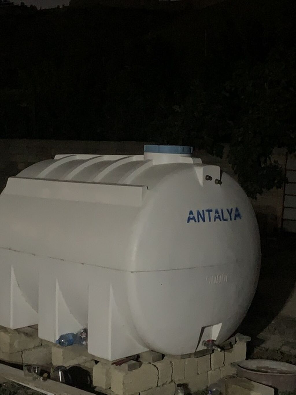 Antalya marka plastik su çəni 5 tondur, goradildə həyətdədir, zədəsi — Su çənləri, kanisterləri, bochkalar, Bakı (3)