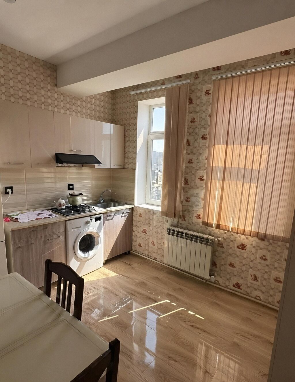 Salam, Mənzil Şamaxinkada Alibaba restoranından aşağı düşəndə Sağda — Mənzil, Bakı (3)
