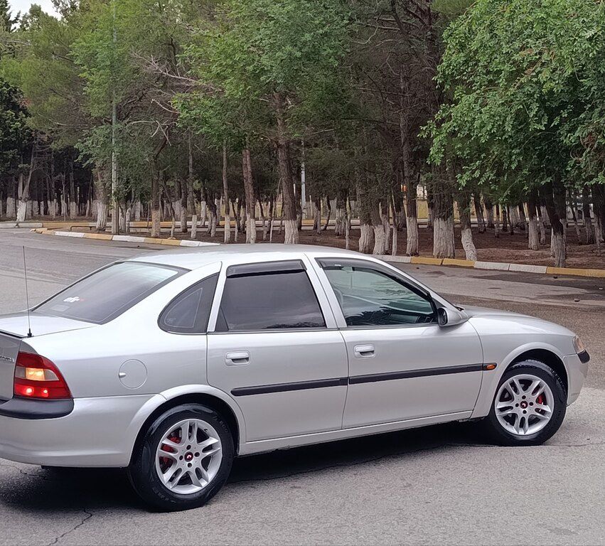 Opel Vectra, 1.6 L, 1998 il, 286 000 km — Avtomobillər, Sumqayıt (2)