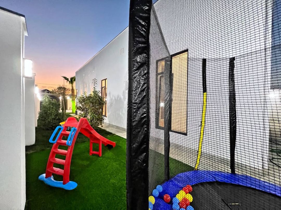 Satılır 5 otaqlı həyət evi/bağ evi 230 m² — Ev, villa, Bakı (12)
