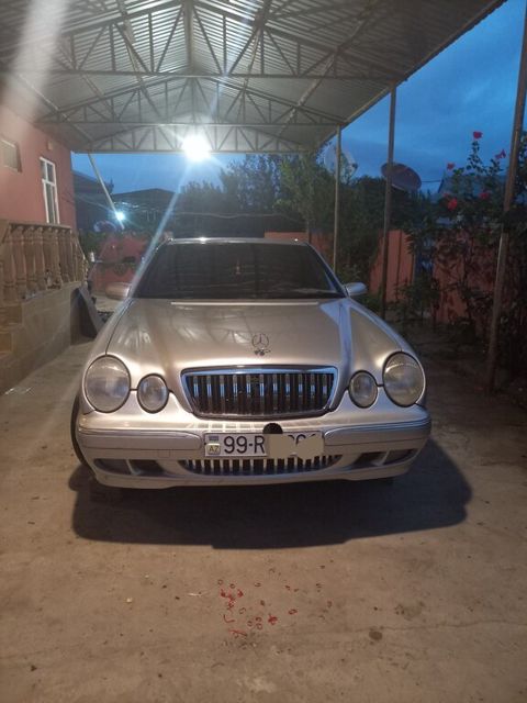 Mercedes E 220, 2.2 L, 1999 il, 551 443 km — İmişli