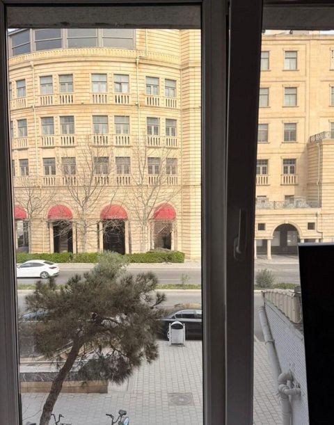 Satılır 2 otaqlı köhnə tikili 45 m² — Bakı
