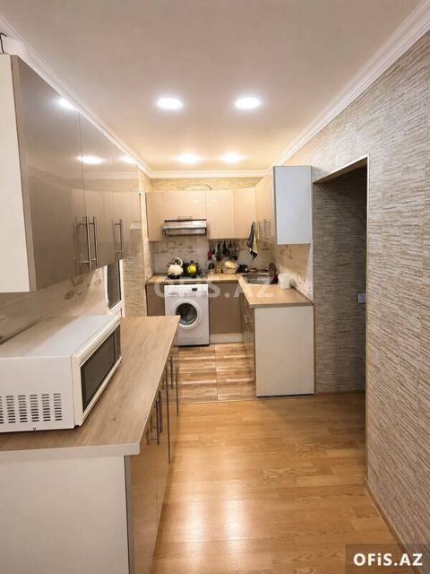 Köhnə tikili Satılır Binəqədi r., Avtovağzal m., 3 otaq, 80 m² — Apartment