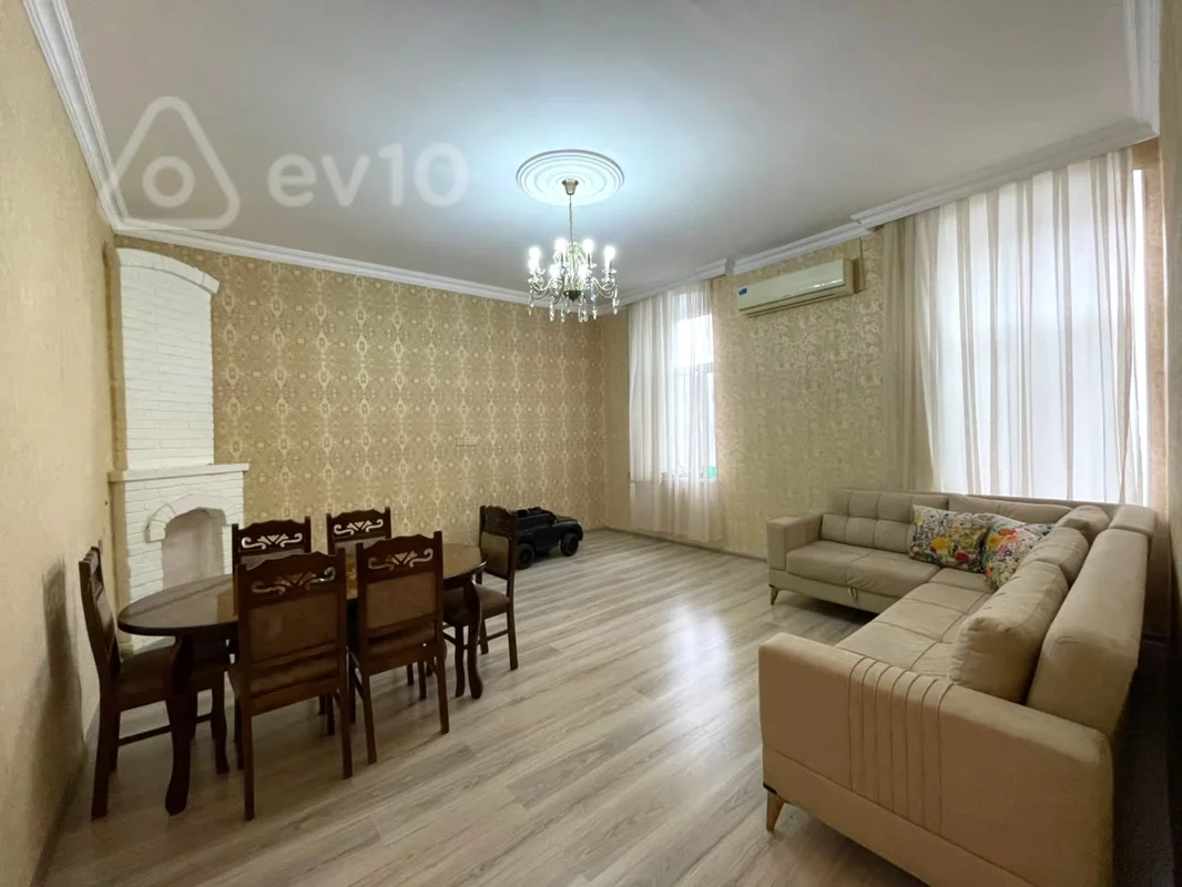 5 otaqlı mənzil, 110 m², 28may metrosunun yani — Bakı