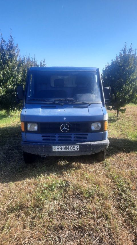 Mercedes 208 D, 2.3 L, 1995 il, 565 000 km — Xaçmaz