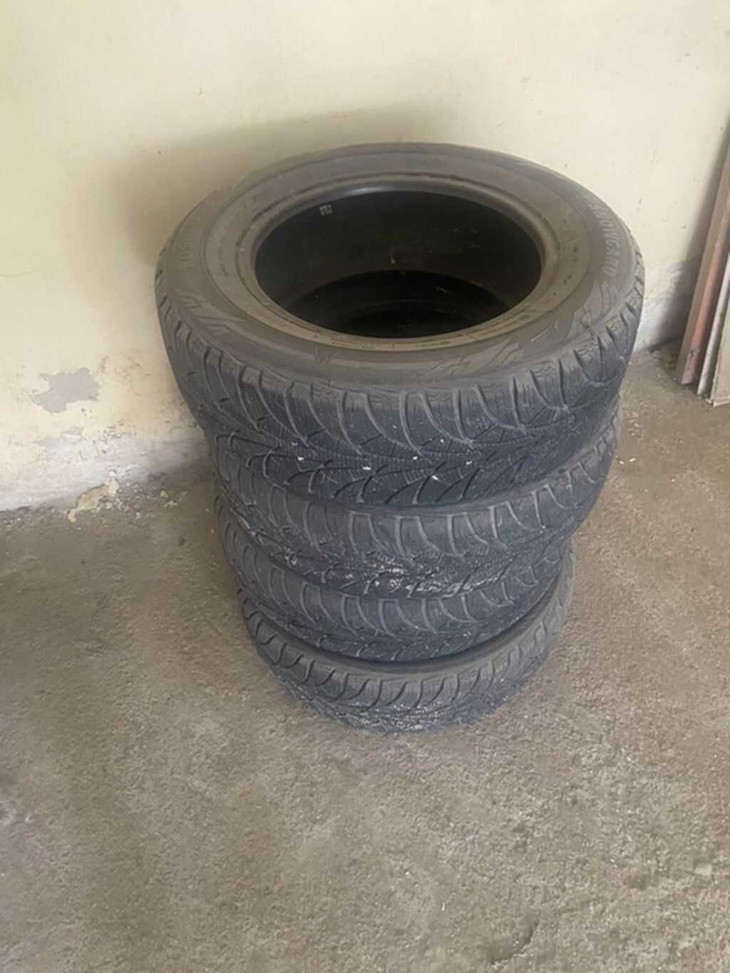 4 ədəd avtomobil şini - Ölçü: 215/65 R16 - Yük/sürət indeksi: 98T — Şinlər, Mehdiabad