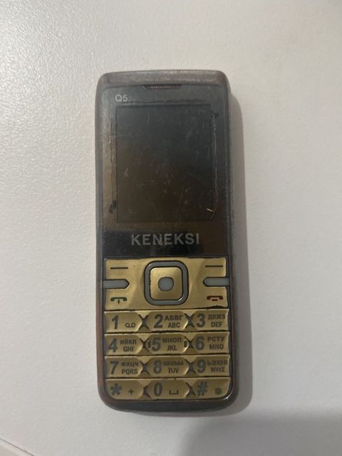 Keneksı Q5 düyməli mobil telefon - Model: Keneksı Q5 - Korpus — Digah