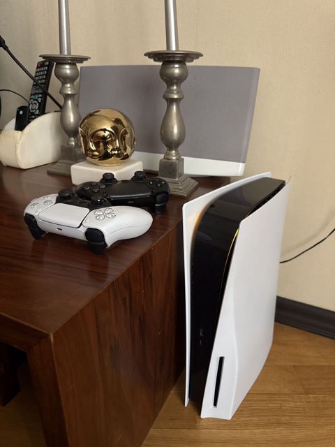 Məhsul: PlayStation 5 (Disk versiyası) + aksesuarlar Real alıcıya — Bakı