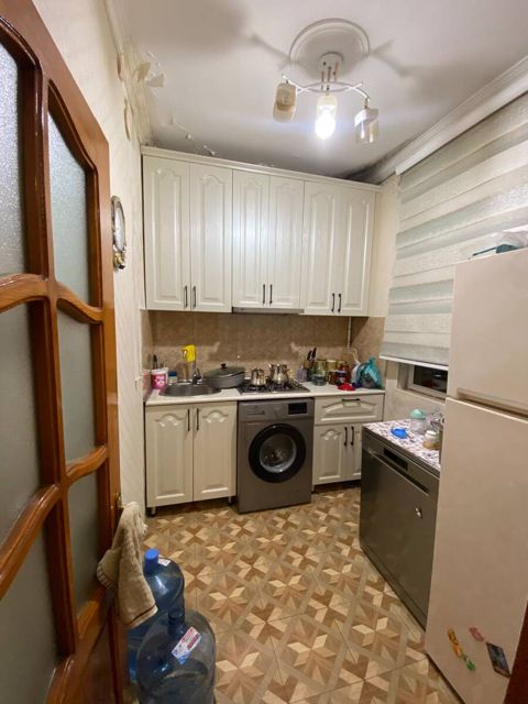 Satılır 2 otaqlı köhnə tikili 48 m² — Bakı