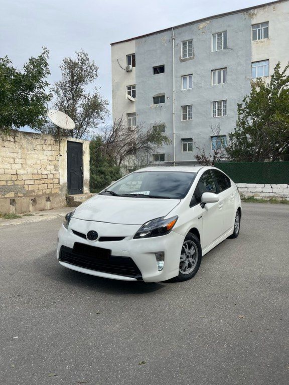 Toyota Prius, 1.8 L, 1.3 kWh, 2014 il, 499 000 km — Avtomobillər, Bakı