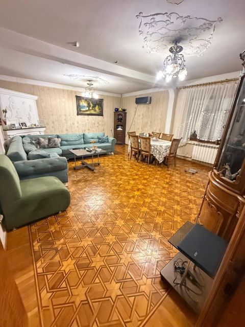 Satılır 5 otaqlı köhnə tikili 120 m² — Bakı