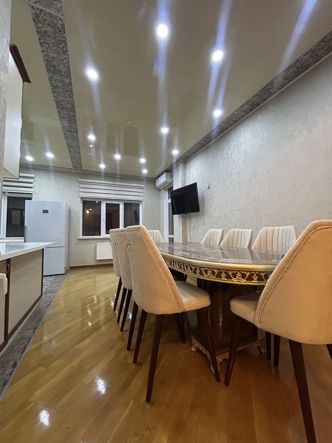 İcarəyə verilir 4 otaqlı yeni tikili 220 m² — Mənzil, Bakı (9)