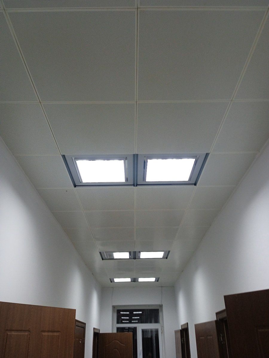 60×60 sm ölçülü, tavana quraşdırılan qəfəsli/reflectorlu flüoresan armatura — Təmir və inşaat, Bakı (2)