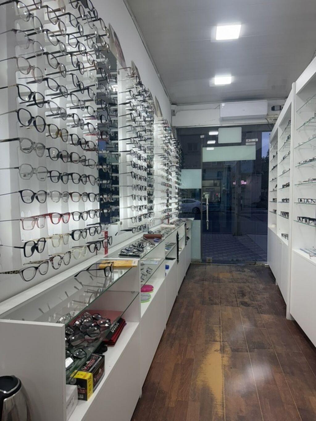 Qiymətdə razilaşmaq olar Optika mağazası – Hazir Business Kimi Satılır — Əmlak, Bakı (2)