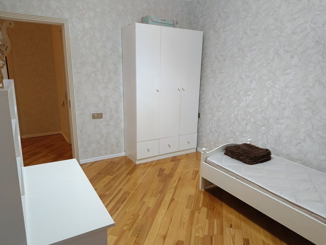 Satılır 6 otaqlı həyət evi/bağ evi 200 m² — Ev, villa, Bakı (7)