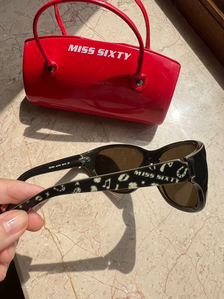 Miss eynəyi — Şəxsi əşyalar, Bakı (2)
