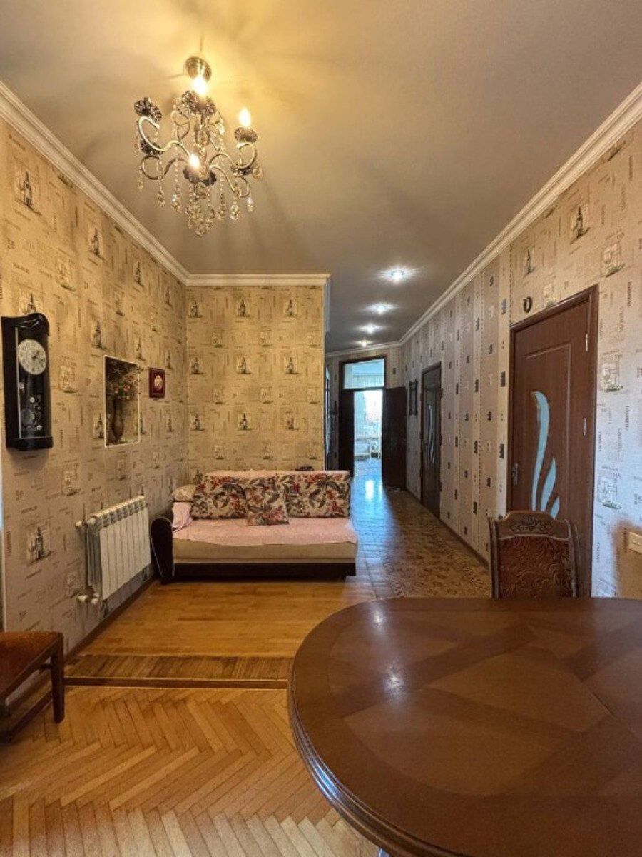 Satılır 4 otaqlı köhnə tikili 120 m² — Mənzil, Bakı (2)