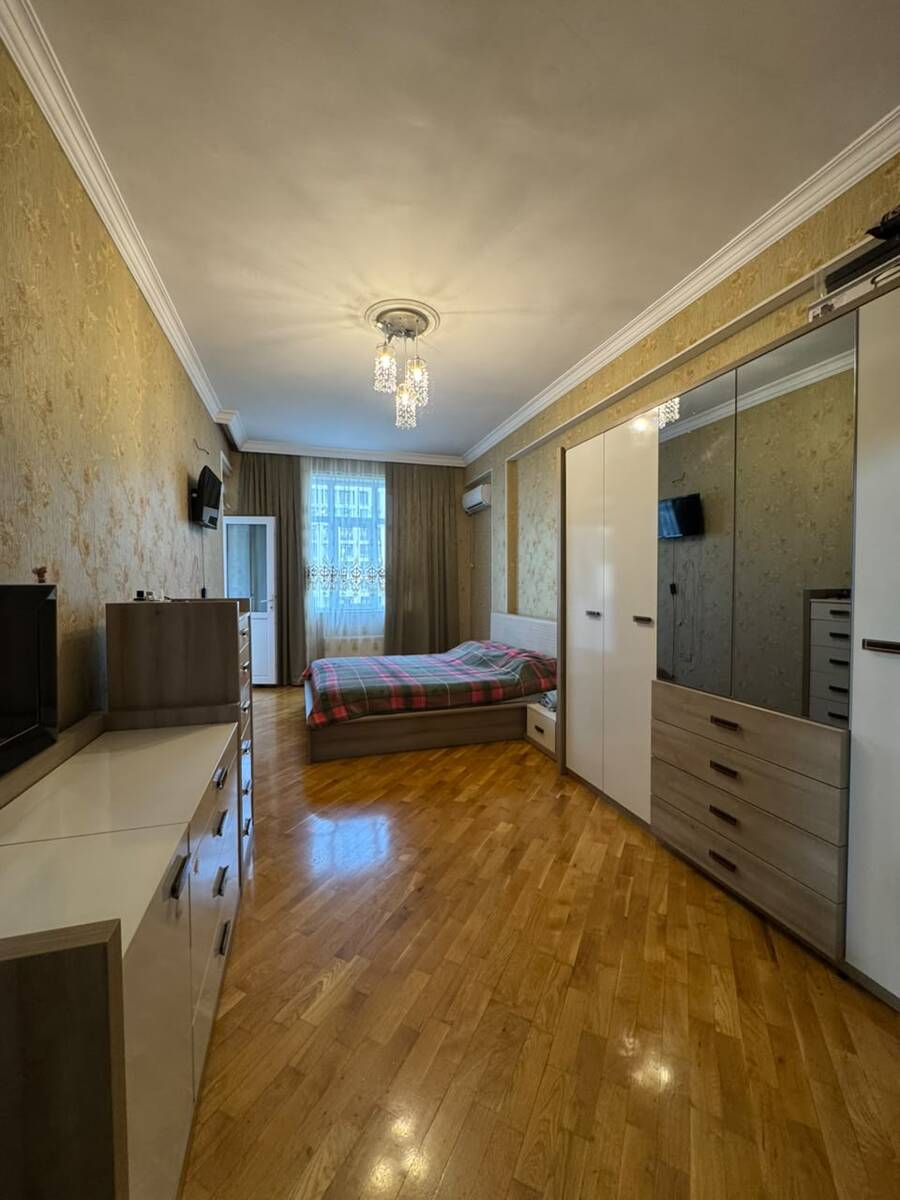 Satılır 4 otaqlı köhnə tikili 160 m² — Mənzil, Bakı (2)
