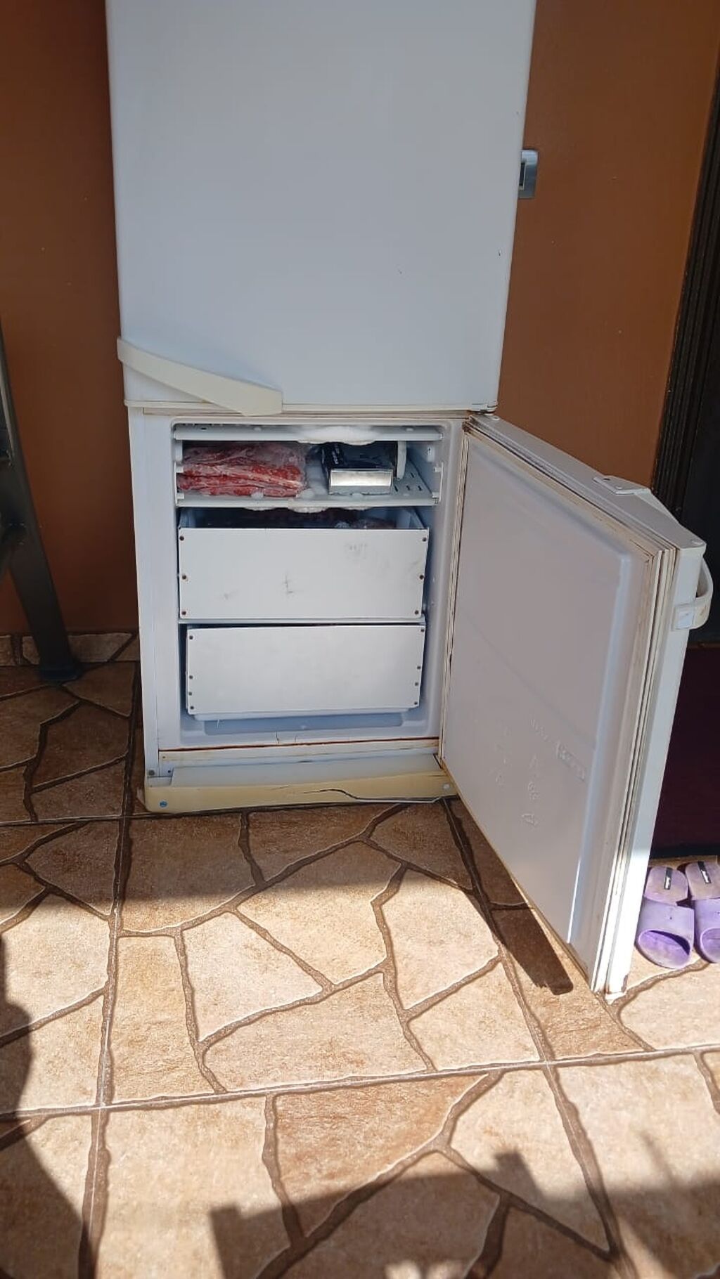 İşlənmiş 2 qapılı Indesit Soyuducu Satılır, rəng - Ağ — Soyuducular, Pirəkəşkül (2)