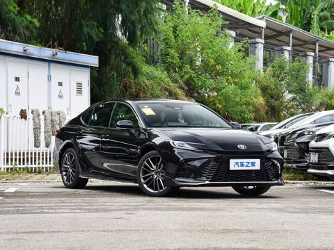 Toyota Camry, 2.0 L, 1 kWh, 2026 il, yeni