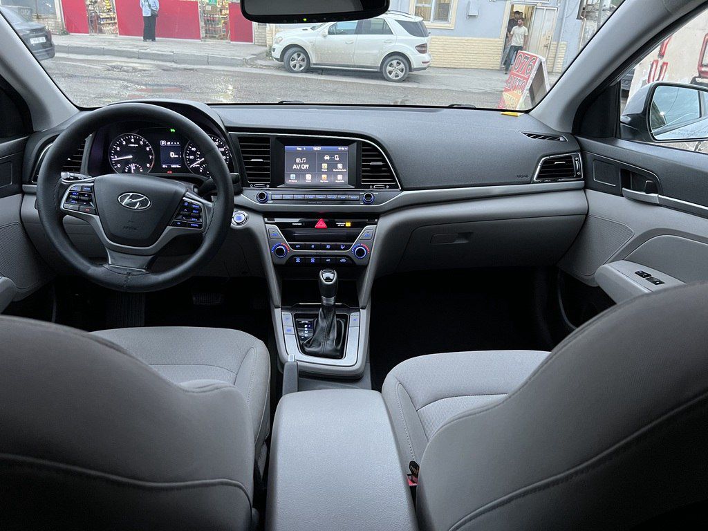 Hyundai Elantra, 2.0 L, 2018 il, 238 183 km 77-UH-982 — Avtomobillər, Bakı (11)