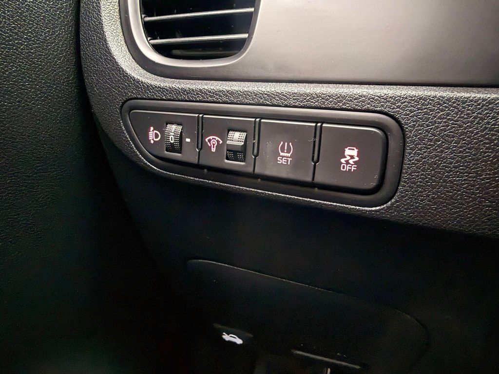 Kia Rio X-Line, 1.6 L, 2020 il, 91 233 km — Avtomobillər, Bakı (9)