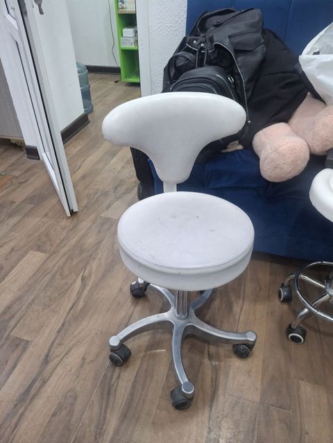 Təkərli iş oturacağı – estetika/salon/laboratoriya üçün - Anatomik — Sabina