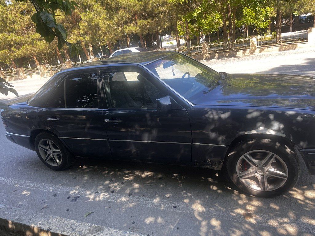 Mercedes 220 E, 2.2 L, 1992 il, 666 666 km 90-BF-617 — Avtomobillər, Bakı (2)