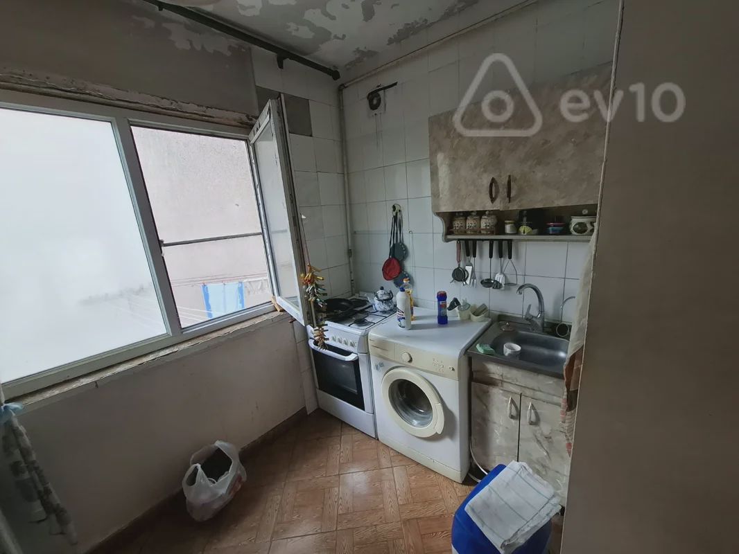 For sale: 3-room apartment (old building), 63 m² — Mənzil, Bakı (12)