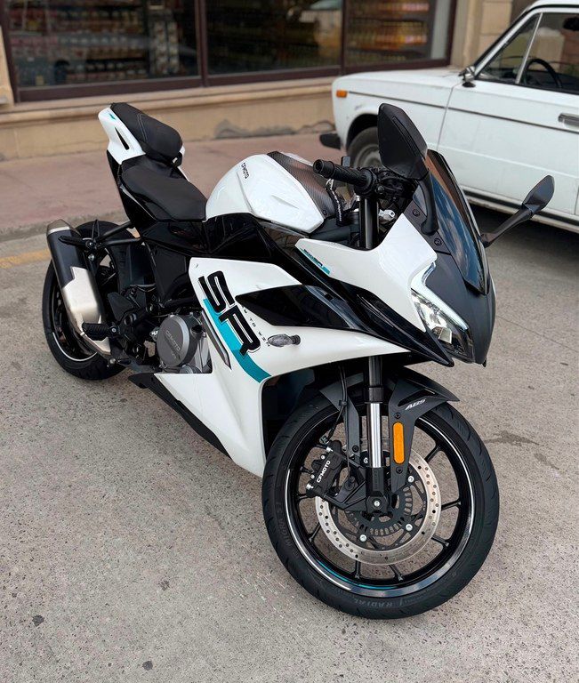 Cfmoto 300 SR-S, 300 sm3, 2024 il, 6 400 km — Motosikletlər, Bakı (5)