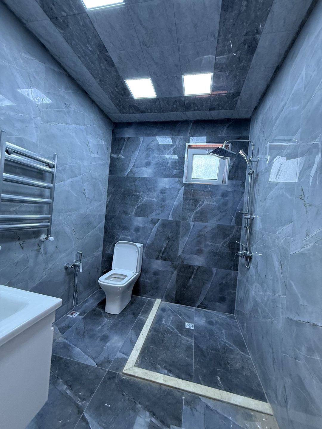 Satılır 5 otaqlı həyət evi/bağ evi 250 m² — Ev, villa, Bakı (12)