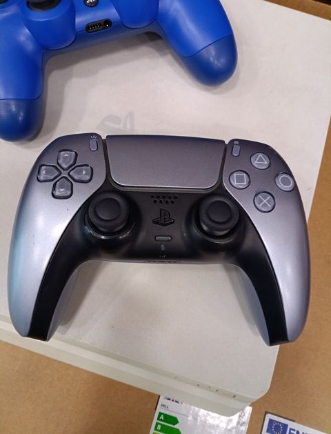 Məhsul: Sony PlayStation 5 DualSense simsiz oyun pulti Model — Bakı