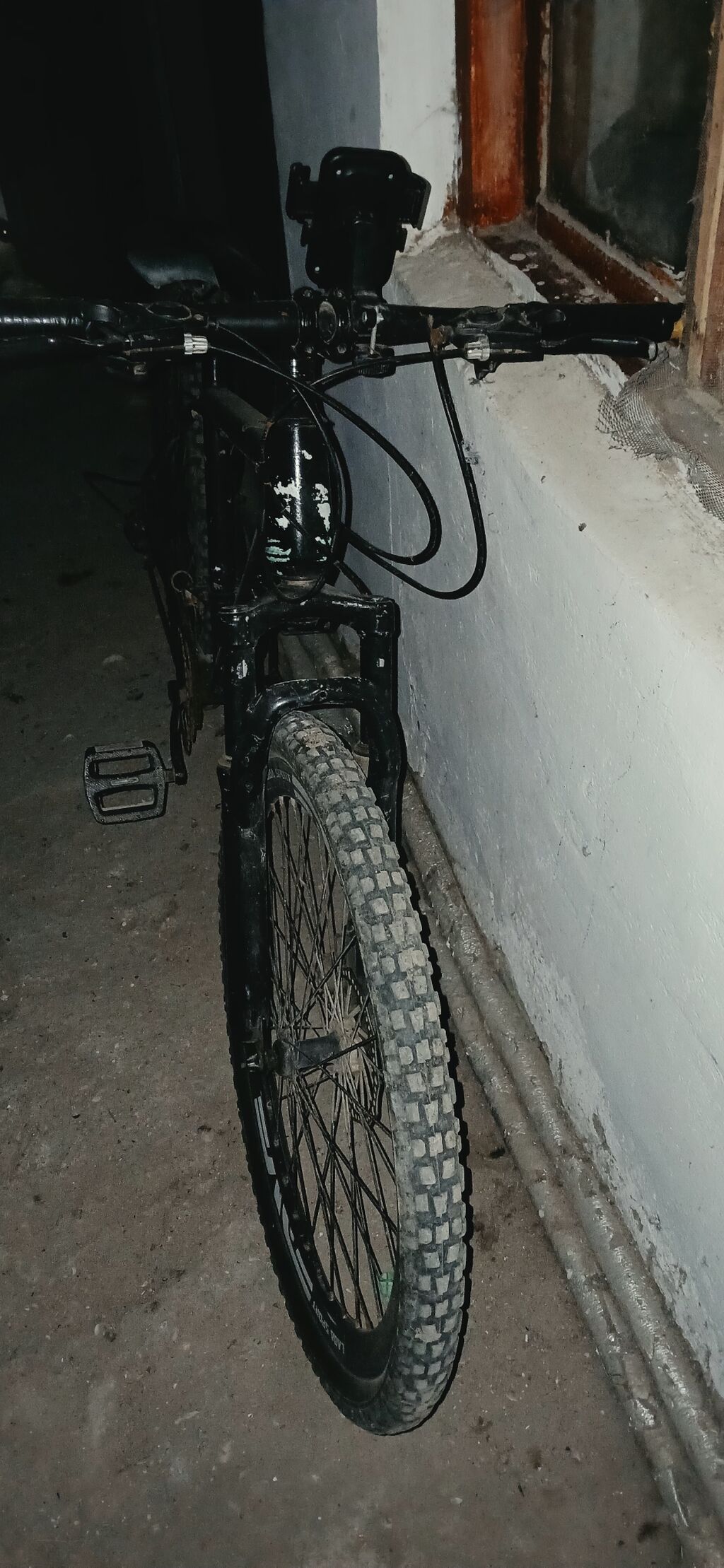 Dağ velosipedi – 26”rəngi qara təkərli, geniş protektorlu off-road — Dağ velosipedləri, Bakı (3)