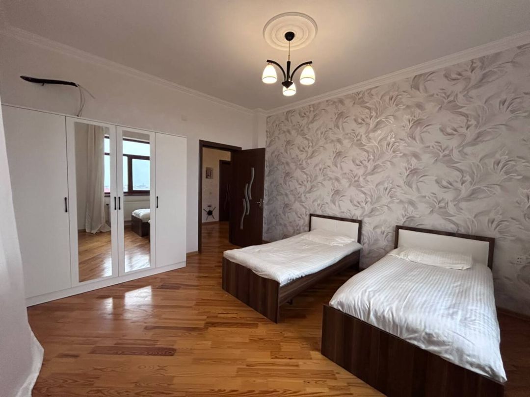 İcarəyə verilir 4 otaqlı həyət evi/bağ evi 330 m² — Ev, villa, Bakı (11)