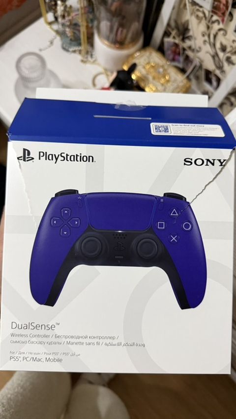 Məhsul: Sony PlayStation DualSense simsiz oyun pulti Rəng: Bənövşəyi — Bakı