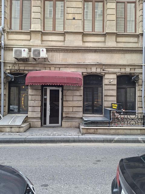 Satılır obyekt 85 m² — Bakı