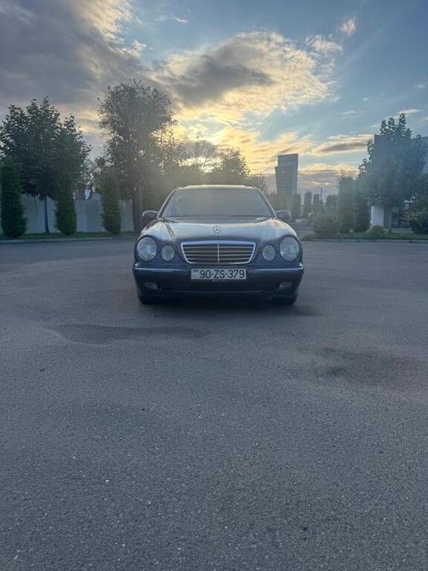Mercedes E 240, 2.4 L, 1999 il, 235 469 km — Tovuz