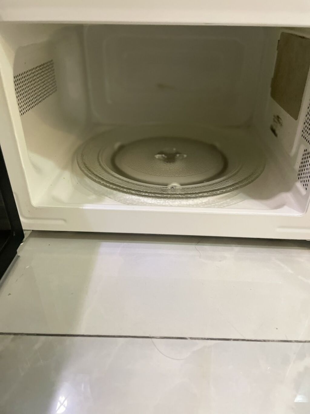 Fiver elektron idarəetməli mikrodalğalı soba Xüsusiyyətlər — Mikrodalğalı sobalar, Bakı (2)