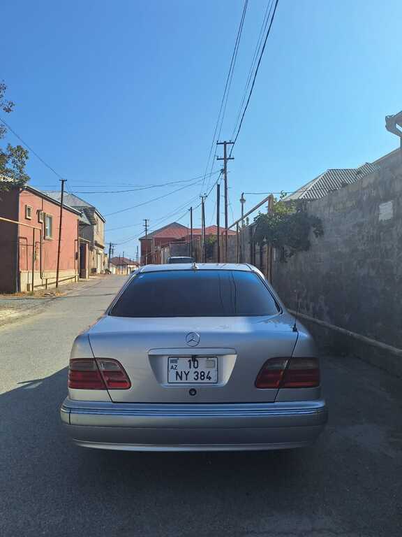 Mercedes E 240, 2.6 L, 2000 il, 180 000 km 10-NY-384 — Avtomobillər, Bakı (2)